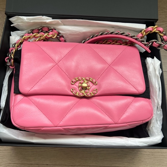 ***SOLD***Chanel 19 bag - Picture 13 of 15